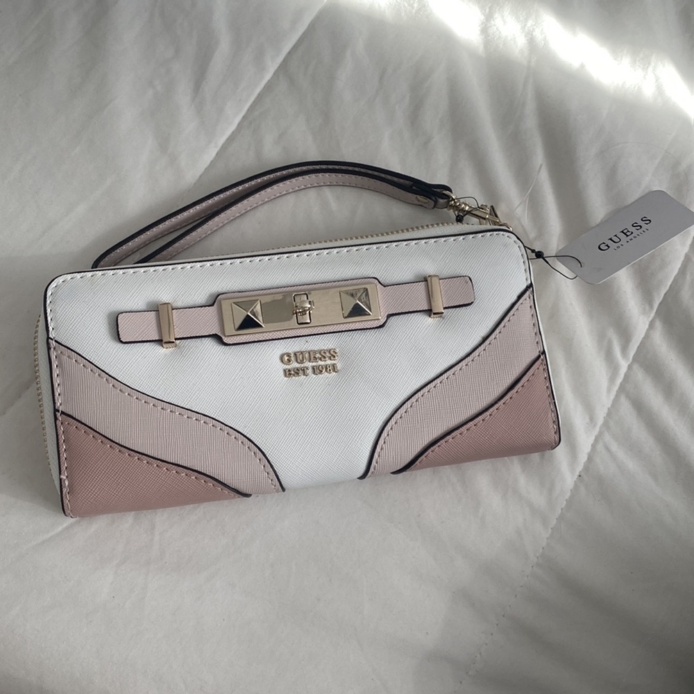 GUESS wallet - Picture 2 of 4